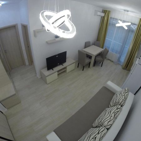 911 Cazare Mamaia Exteriör bild