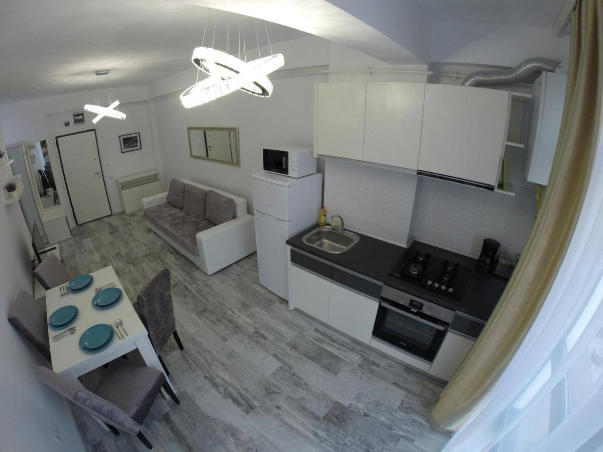 911 Cazare Mamaia Exteriör bild
