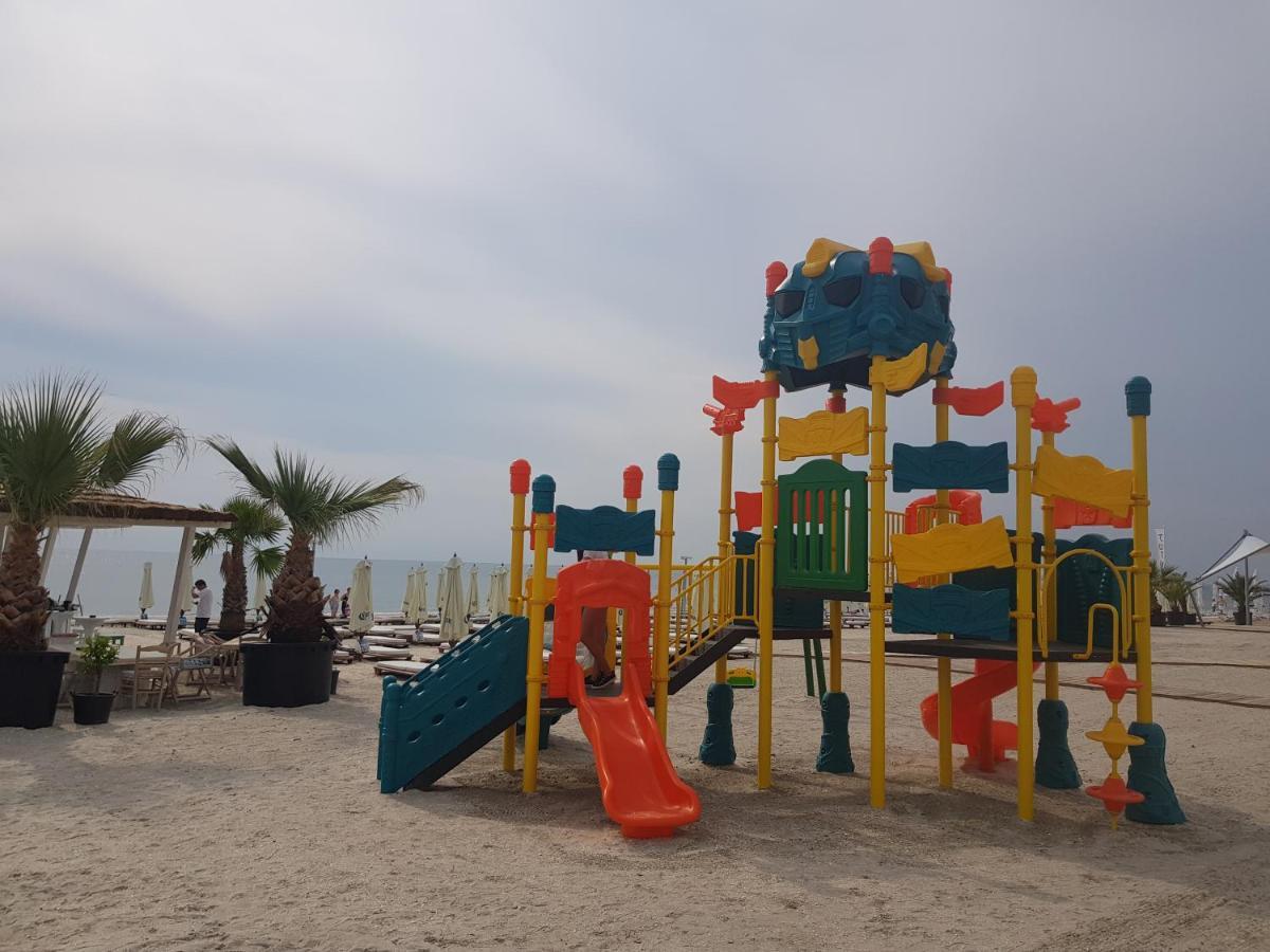 911 Cazare Mamaia Exteriör bild