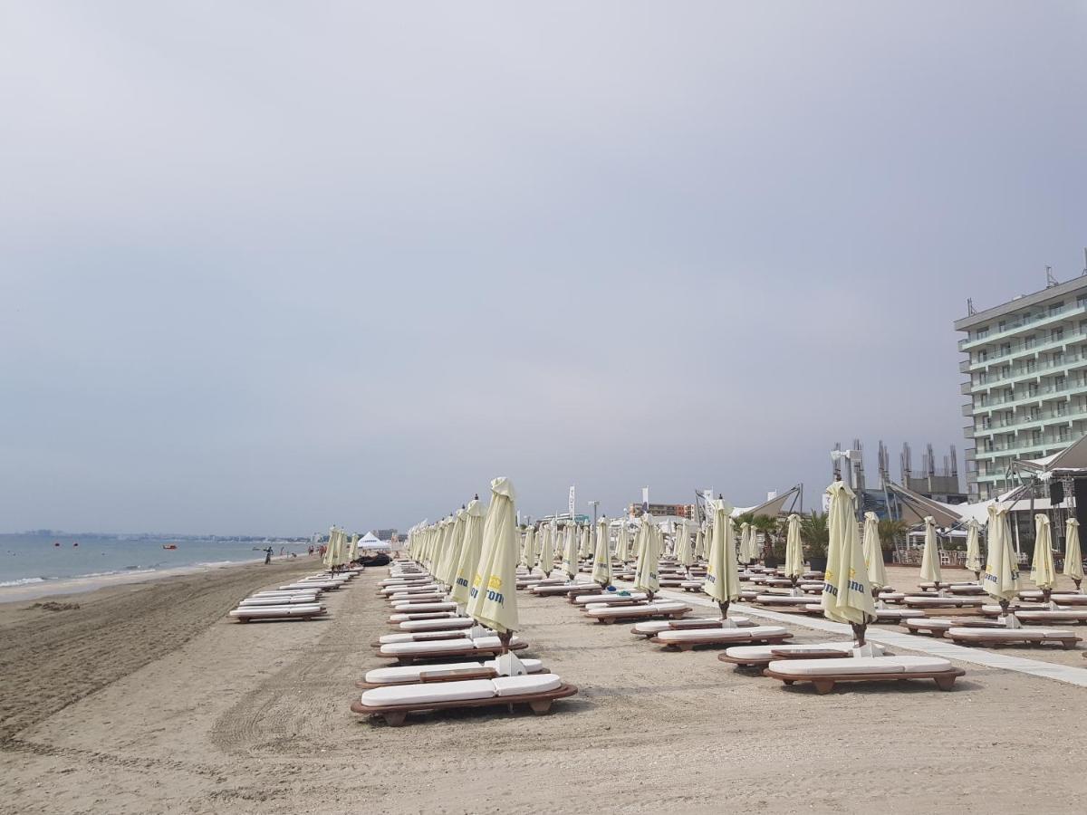 911 Cazare Mamaia Exteriör bild