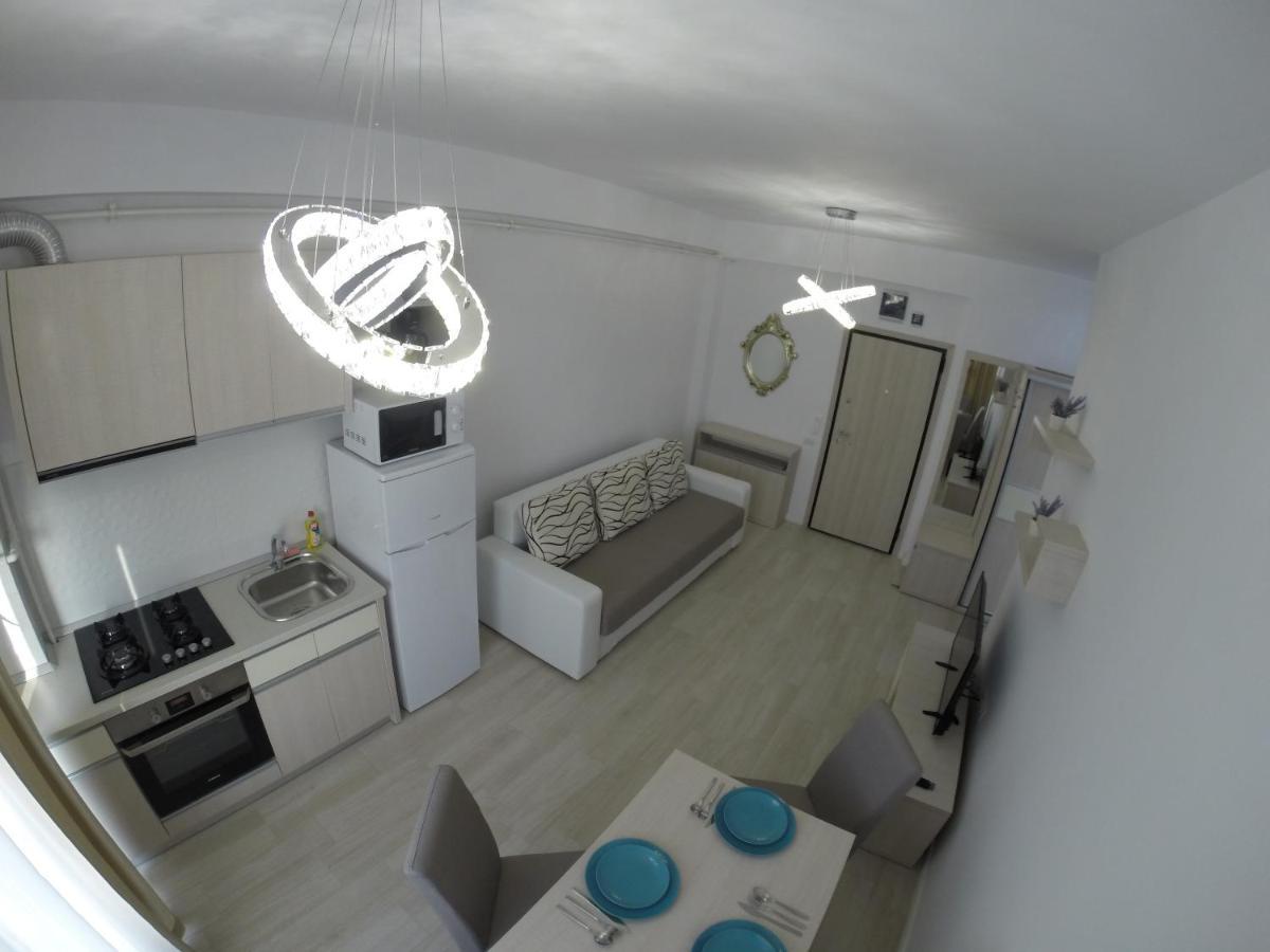 911 Cazare Mamaia Exteriör bild